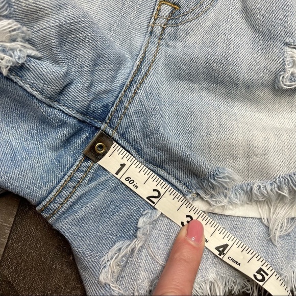 American Eagle Distressed Hi-Rise Festival Jean Short size 4 - Picture 10 of 11